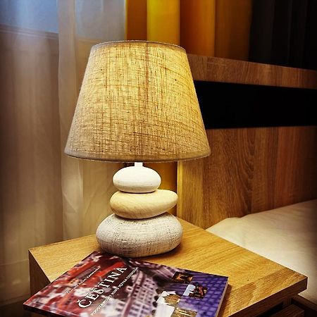 Pod Nachodskym Zamkem Apartment Bagian luar foto