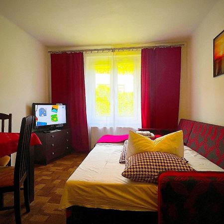 Pod Nachodskym Zamkem Apartment Bagian luar foto