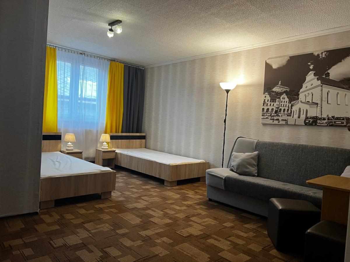 Pod Nachodskym Zamkem Apartment Bagian luar foto