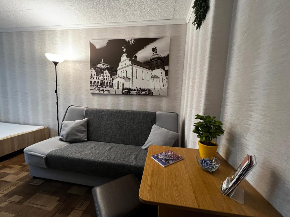 Pod Nachodskym Zamkem Apartment Bagian luar foto
