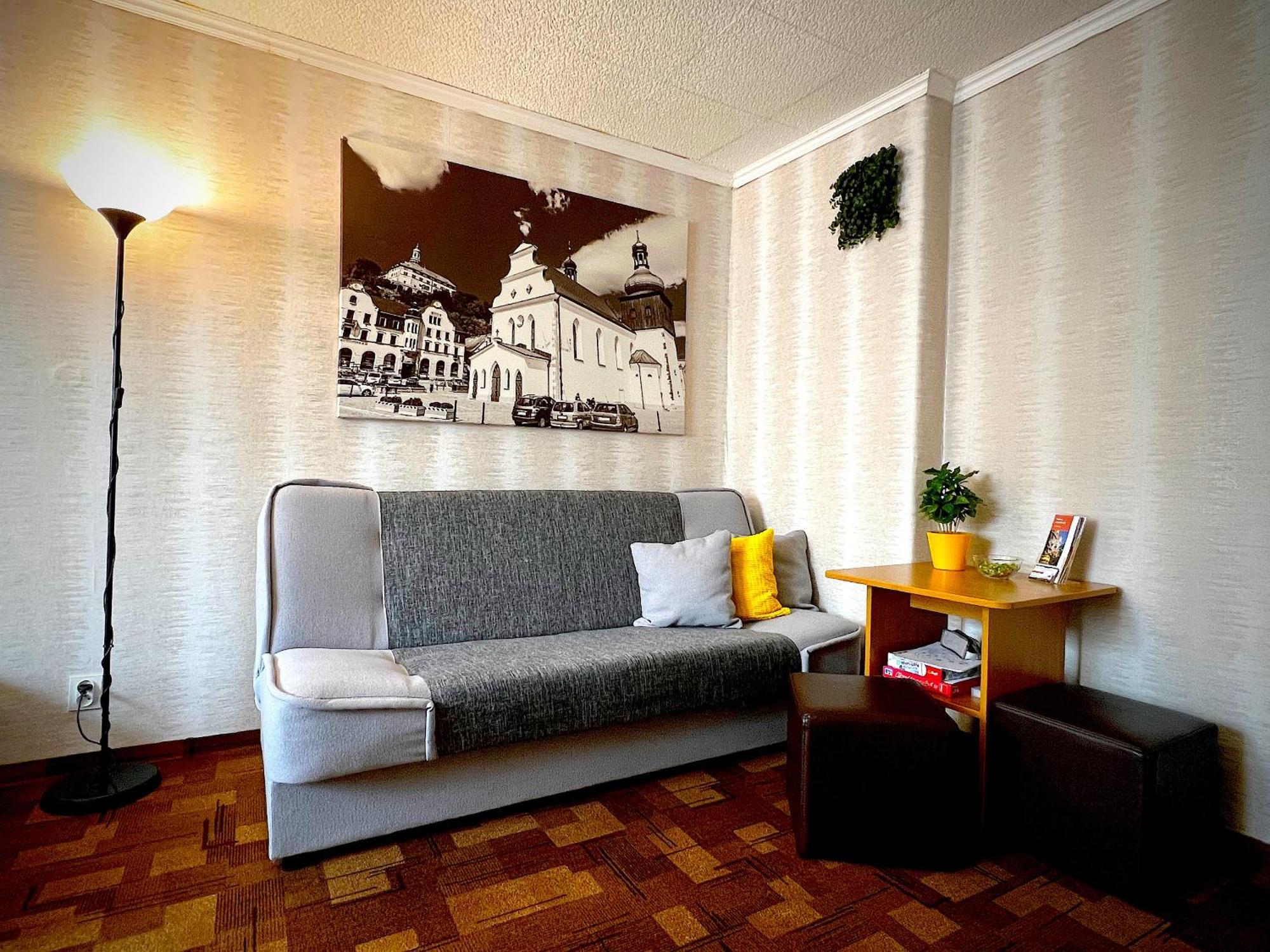 Pod Nachodskym Zamkem Apartment Bagian luar foto