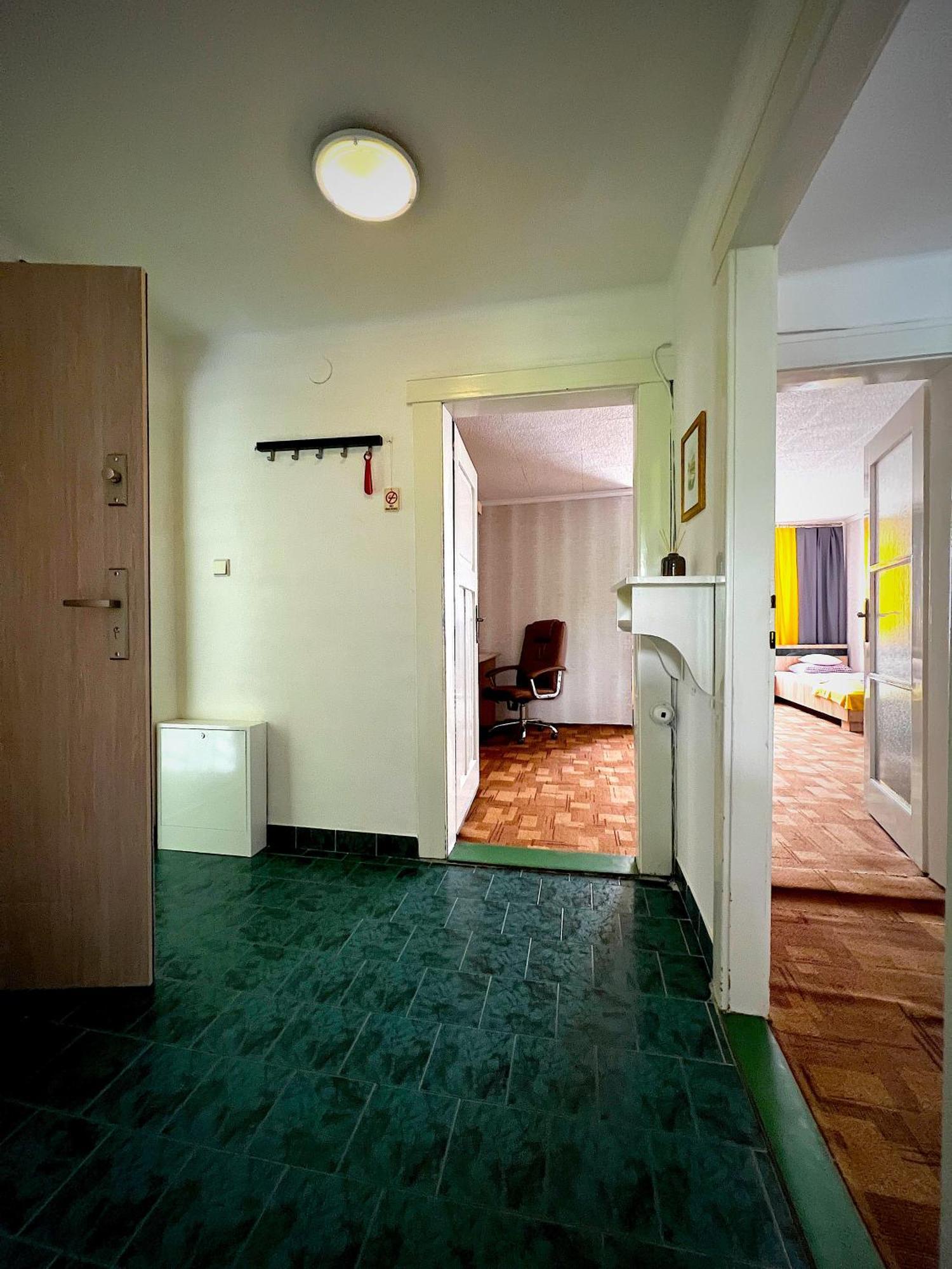 Pod Nachodskym Zamkem Apartment Bagian luar foto